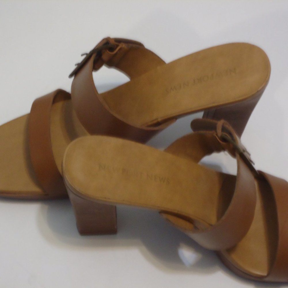 NEWPORT NEWS Leather Heels Size 9 1/2 - Picture 9 of 12
